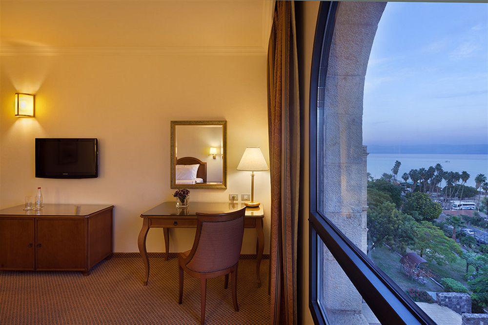 The Scots Hotel Тиверіада Екстер'єр фото